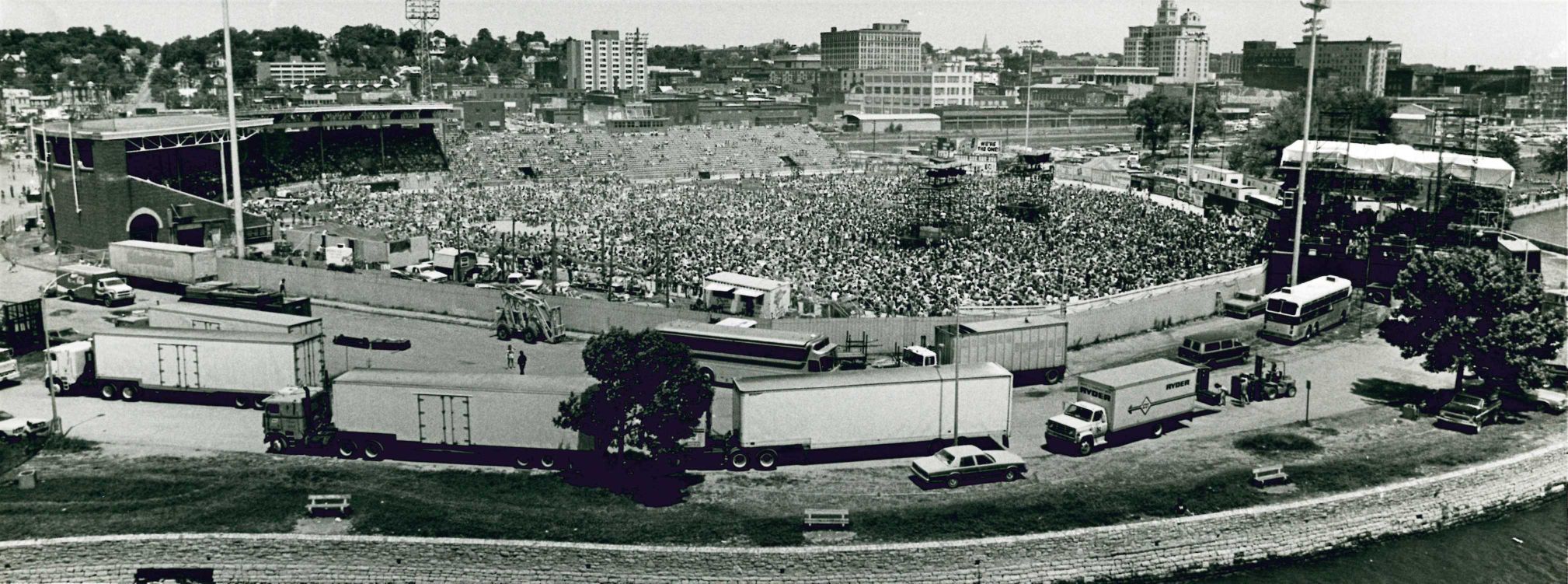 19790603 -- Mississippi River Jam II
